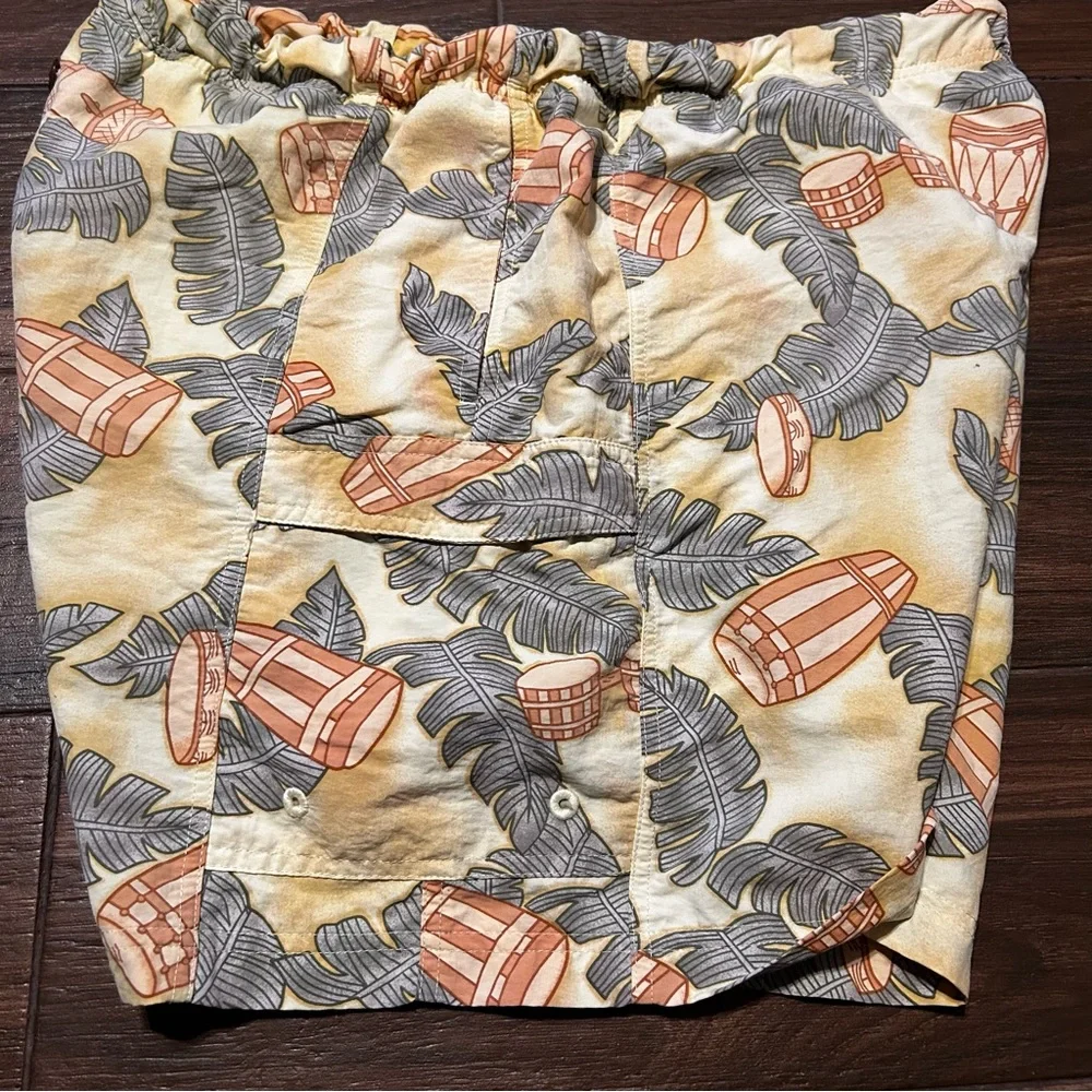 Tommy‎ Bahama Men’s Swim Trunks Large Yellow Bongos Foliage